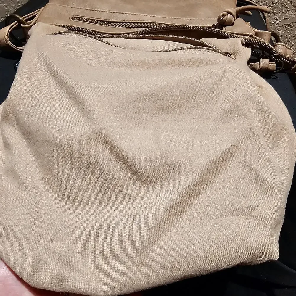 Stone Mountain Crossbody Bag Tan Faux Leather Medium Zip Pocket Adjustable Strap - Picture 11 of 12